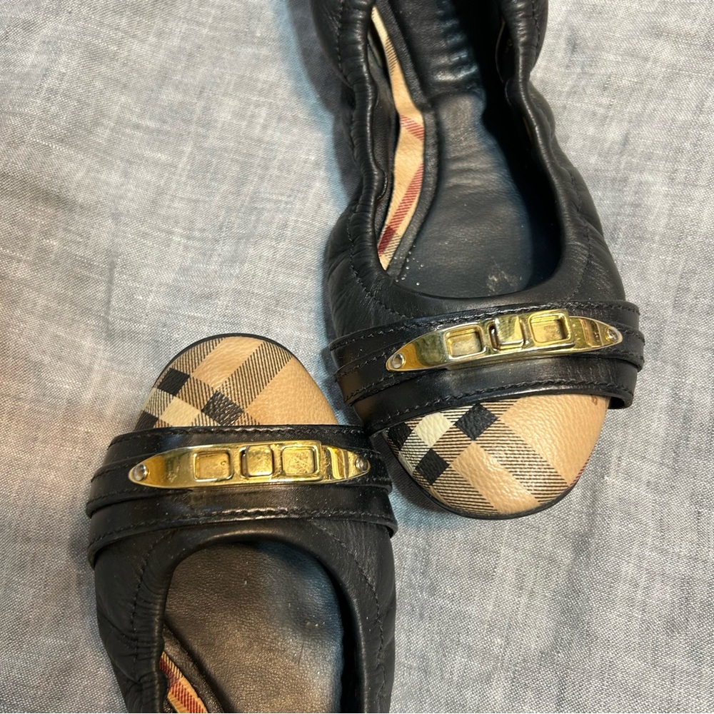 Burberry Haymarket Aston Ballerina Flats Black Novacheck Size 37 US 7 - Picture 2 of 14